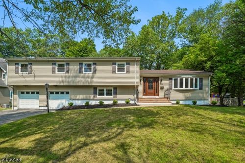 28 Brookside Pl, Livingston, NJ, 07039-4035 | Card Image