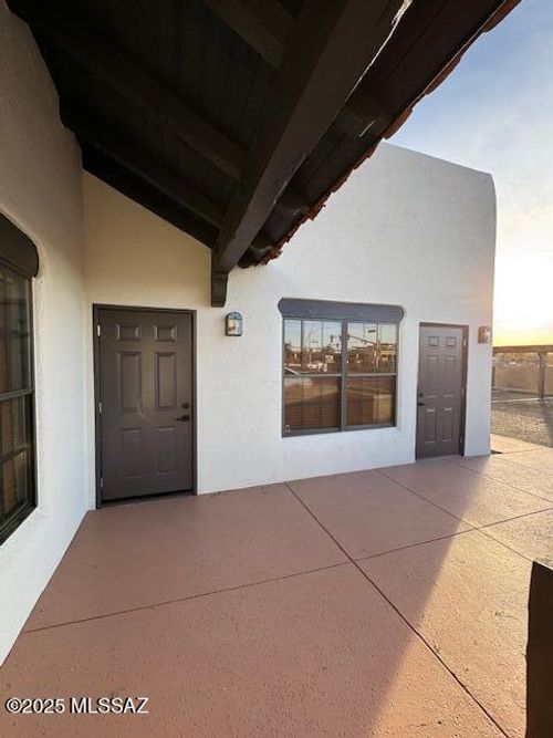 220 E Wetmore Road, Tucson, AZ, 85705 | Card Image