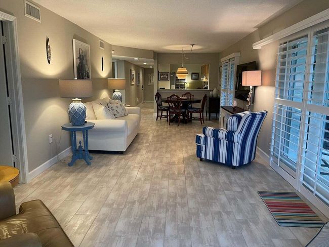 APT-111 - 10980 S Ocean Dr, Condo with 2 bedrooms, 2 bathrooms and null parking in Jensen Beach FL | Image 5