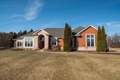 S101W32920 Westpointe Drive, Mukwonago, WI, 53149 | Card Image