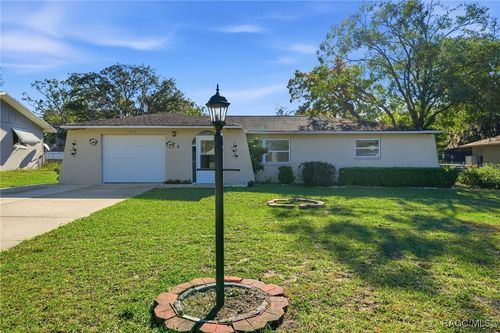 223 S Lincoln Ave, Beverly Hills, FL, 34465-4152 | Card Image