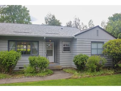 7250 Sw Sylvan Ct, House other with 3 bedrooms, 2 bathrooms and 2 parking in Portland OR | Image 2