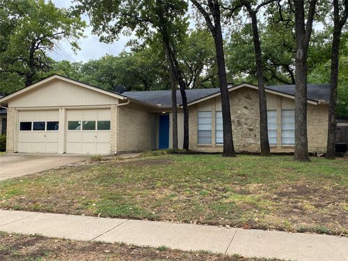 5400 Holly Trl, Arlington, TX, 76016-1644 | Card Image