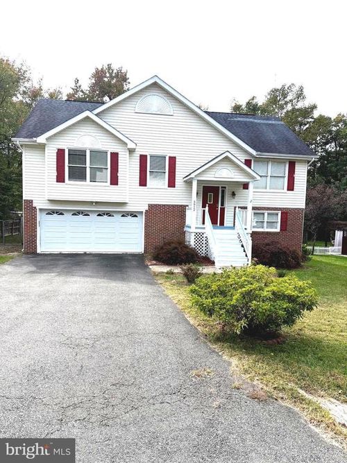 5912 Danielle Dr, FREDERICKSBURG, VA, 22407-6486 | Card Image