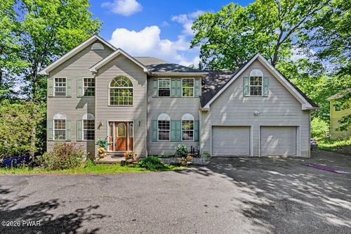 121 Brandyshire Dr, Tamiment, PA, 18371-9411 | Card Image