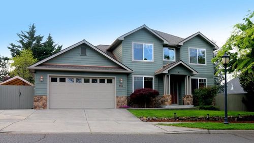417 Stanford Ave, Medford, OR, 97504-9466 | Card Image