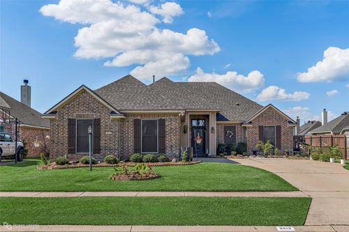 3513 Hanover Dr, Bossier City, LA, 71111-8220 | Card Image