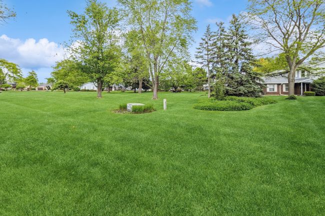 U11 - 820 Pahl Rd, Home with 2 bedrooms, 2 bathrooms and 2 parking in Elk Grove Village IL | Image 20