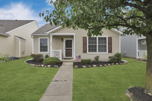 152-3991 Shannon Green Dr, Canal Winchester, OH, 43110-8126 | Card Image