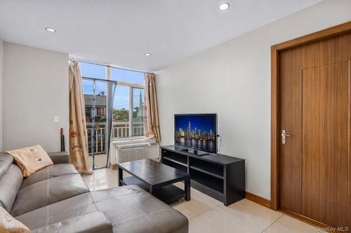 4f-3717 111th Street, New York, NY, 11368 | Card Image