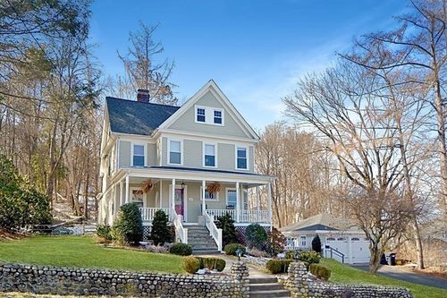 61 Houghton St, Hudson, MA, 01749-2514 | Card Image