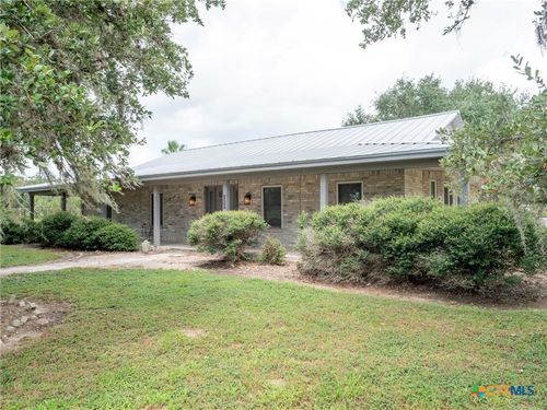 1371 Fannin Oaks Drive, Victoria, TX, 77905 | Card Image