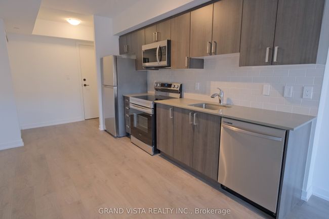 209 - 556 Marlee Ave, Condo with 1 bedrooms, 1 bathrooms and null parking in North York ON | Image 5