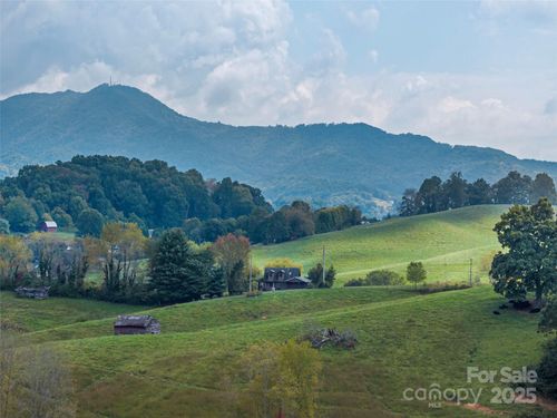 17-204 Ty Lea Dr, Waynesville, NC, 28785-9809 | Card Image