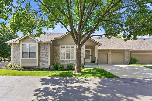 800-15732 S Sunset Dr, Olathe, KS, 66062-9653 | Card Image