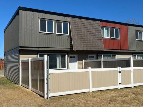 29 - 608 Main Street Nw, Home with 3 bedrooms, 1 bathrooms and 2 parking in Slave Lake AB | Card Image