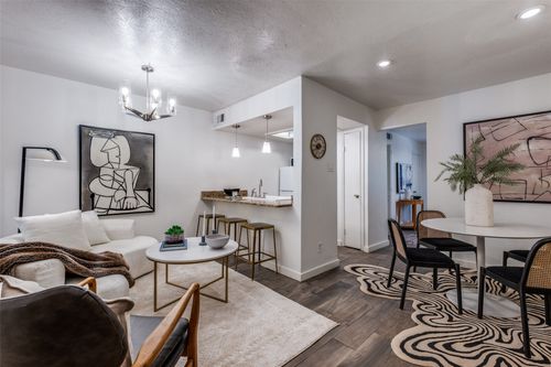 apt-204-4525 Gilbert Ave, Dallas, TX, 75219-2126 | Card Image