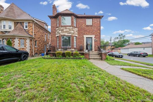 17500 Pennington Dr, Detroit, MI, 48221-2617 | Card Image