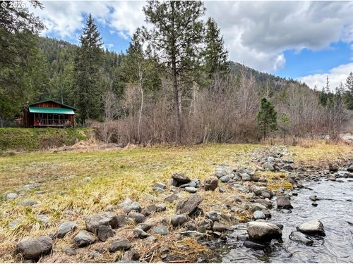 59654 River Canyon Rd, Imnaha, OR, 97842-8106 | Card Image