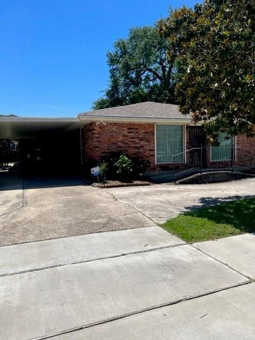 124 22nd St, New Orleans, LA, 70124-1307 | Card Image