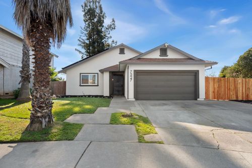 7527 Bruno Way, Sacramento, CA, 95828 | Card Image