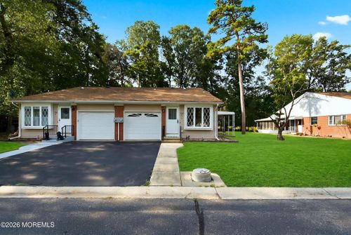 158 B Constitution Blvd, Whiting, NJ, 08759-1782 | Card Image