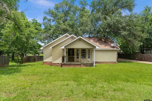 709 E Magnolia St, Troup, TX, 75789-2815 | Card Image