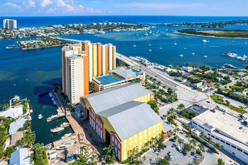 711-2640 Lake Shore Dr, RIVIERA BEACH, FL, 33404-4665 | Card Image
