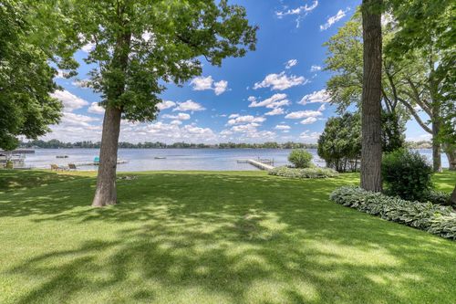 420 S Golden Lake Ln, Summit, WI, 53066 | Card Image