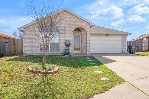 736 W Colony Drive, Arlington, TX, 76001 | Card Image