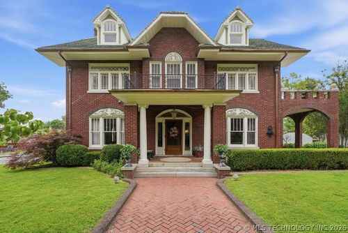 221 Woodward Boulevard, Tulsa, OK, 74114 | Card Image