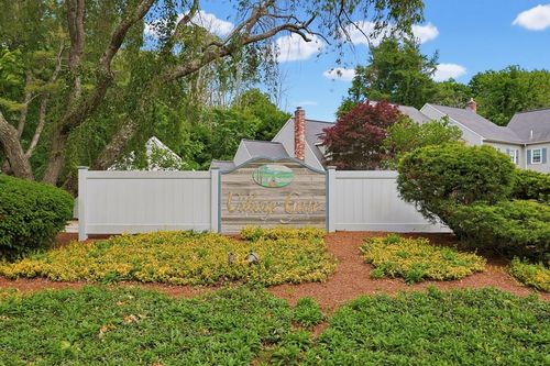 68-68 Village St, South Easton, MA, 02375-1777 | Card Image