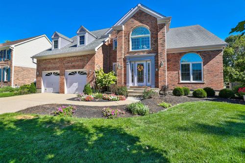12108 Village Woods Dr, Sharonville, OH, 45241-6067 | Card Image