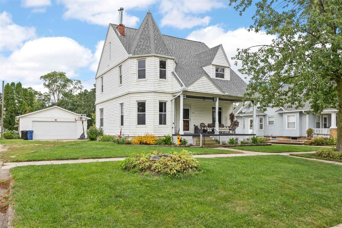 Meridian St, Tipton, IA 52772