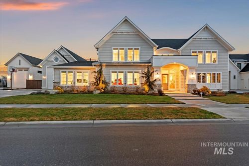 5032 W Oakford Dr, Meridian, ID, 83646-5030 | Card Image