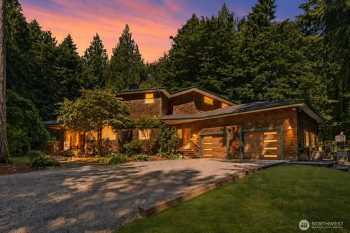 14677 Sivertson Rd Ne, Bainbridge Island, WA, 98110-3051 | Card Image