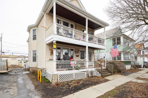 42 Manitou Ave, Poughkeepsie, NY, 12603-2736 | Card Image