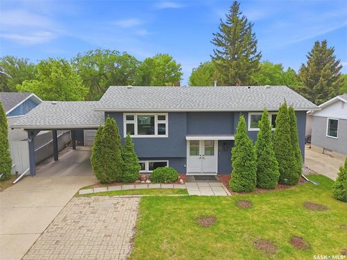 15 Selkirk Cres, Saskatoon, SK, S7L4J4 | Card Image