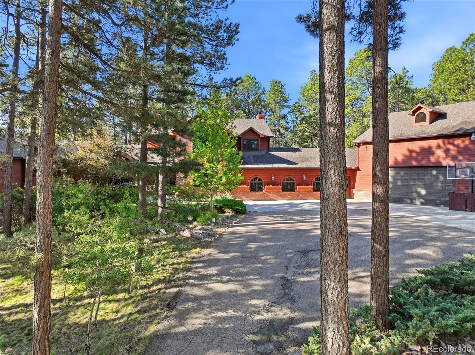 Residential in Monument 4