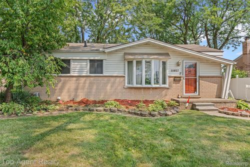 11857 Harold St, Warren, MI, 48089-4621 | Card Image