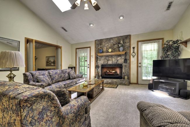 1292 Riverview Dr, Home with 3 bedrooms, 2 bathrooms and 2 parking in Ellijay GA | Image 7