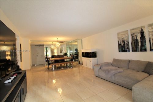 315-2500 Parkview Dr, Hallandale Beach, FL, 33009-2805 | Card Image