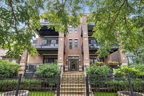 2w-725 Diversey Pkwy, Chicago, IL, 60614-7627 | Card Image