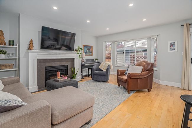 10 - 8863 216 Street, Townhouse with 4 bedrooms, 3 bathrooms and 3 parking in Langley BC | Image 2