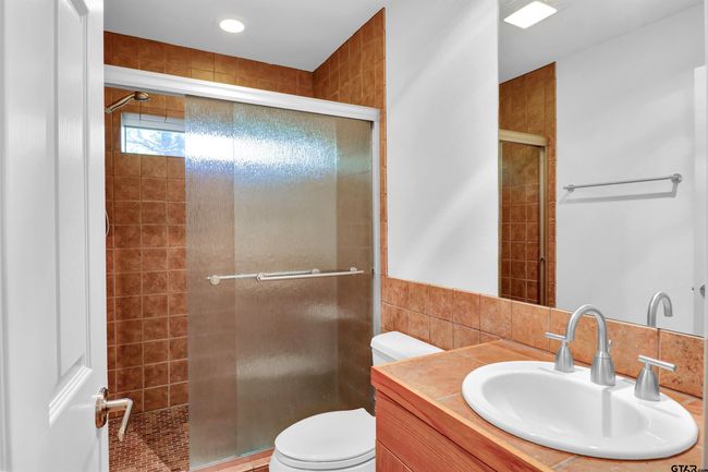 20998 Kiva Cir, House other with 3 bedrooms, 4 bathrooms and null parking in Flint TX | Image 32