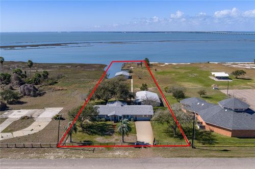 140 Front St, Rockport, TX, 78382-7800 | Card Image