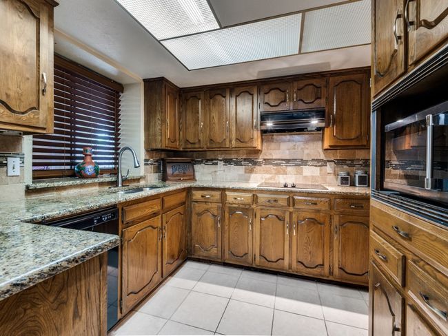 713 Bordner Dr, House other with 3 bedrooms, 2 bathrooms and null parking in Lancaster TX | Image 8
