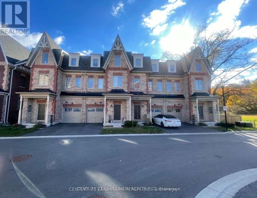 17 Mcconaghy Crt, Maple, ON, L6A5C1 | Card Image