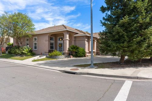 2100 Paramont Way, Modesto, CA, 95355 | Card Image