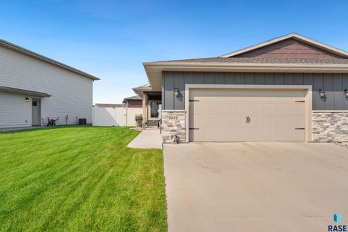 9502 W Broek Dr, Sioux Falls, SD, 57106-7308 | Card Image